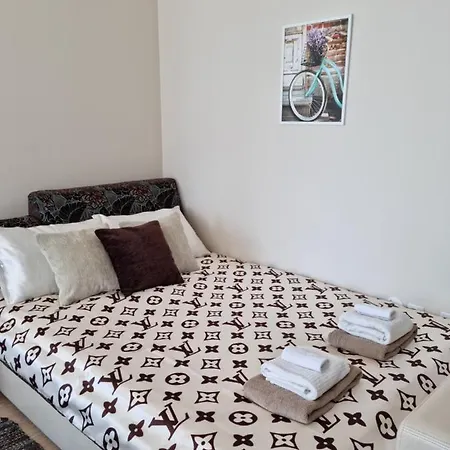 شقة South Bay уютно студио 200м море *