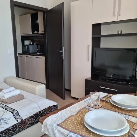 Apartment South Bay уютно студио 200м море