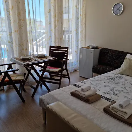 South Bay уютно студио 200м море شقة *